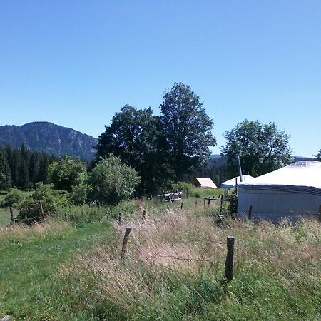 La Petite Echelle Hotell Rochejean Exteriör bild